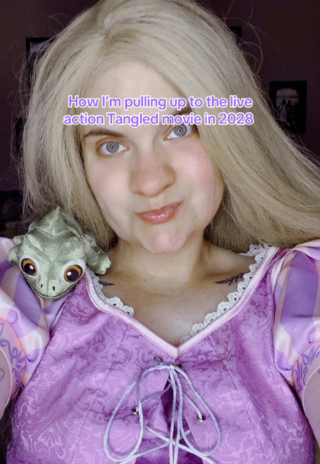 looking for my future Eugene Fitzherbert to come with 👀☀️  I’m so excited for this movie and can’t wait to see @teagan! as my favorite princess! #rapunzel #tangled #tangledcosplay #rapunzelcosplay #liveactiontangled 