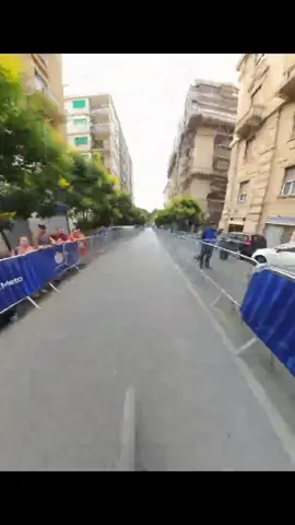 Bajada a fondo por las calles de Génova 🇮🇹