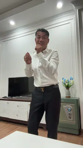 Đi mần hoy các cháu ui!