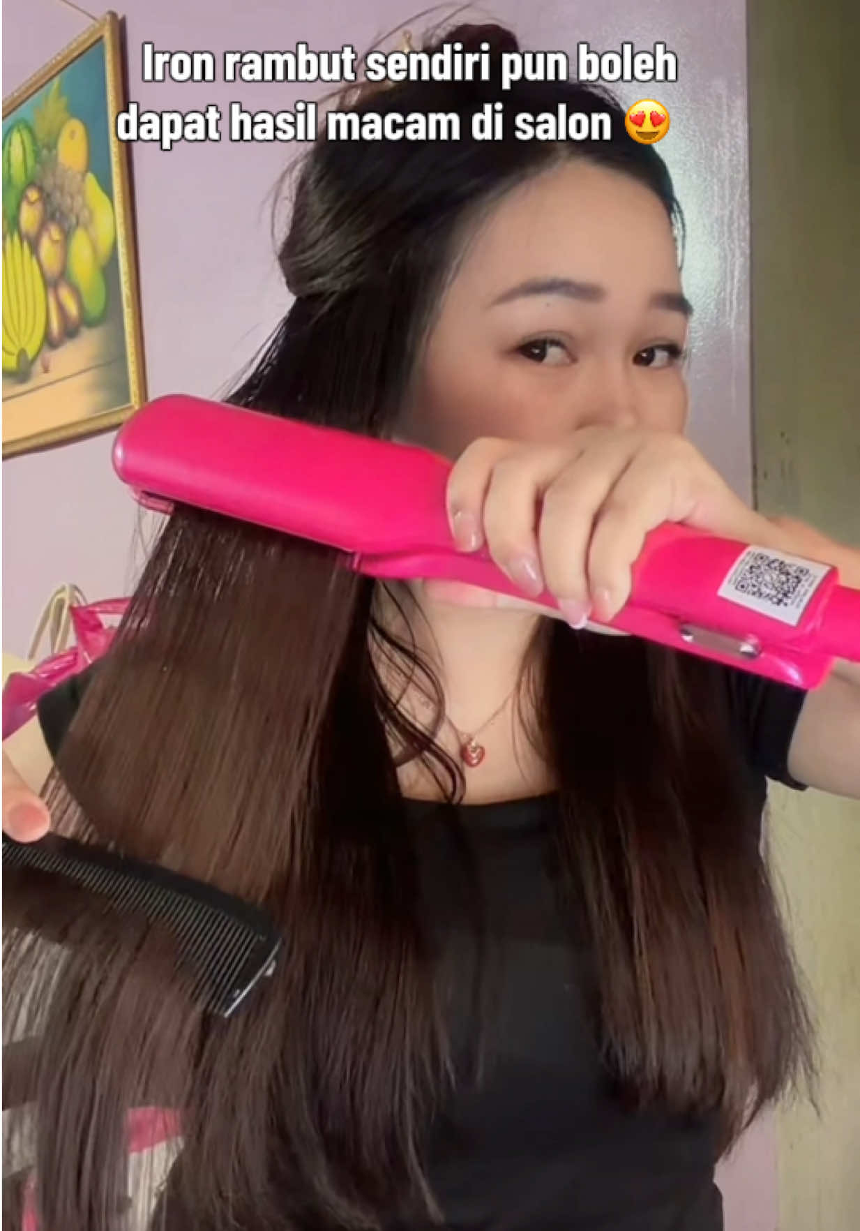 @ukliss.my hair straightener ✨ Iron rambut sendiri di rumah pun boleh dapat hasil macam di salon 😍 Rambut nampak lebih kemas, lurus dan ringan. Senang digunakan untuk styling sendiri sebelum keluar rumah   #Ukliss #HairIron #HairStraightener 