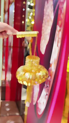 🏮✨ LỒNG ĐÈN VÀNG – TRUNG THU THÊM RỰC RỠ ✨🏮 💛 Lồng đèn vàng xinh xinh, 🏮 Thắp lên một mùa Trung Thu thật lung linh! Lồng đèn thì miễn phí, niềm vui thì vô giá nha! 😂🏮 💎 TIỆM VÀNG DIỄM TRANG 📍 252 Nguyễn Trung Trực, Vĩnh Thuận – Kiên Giang#vàng #vinhthuan #vang9999 #trangsuc #vang610 