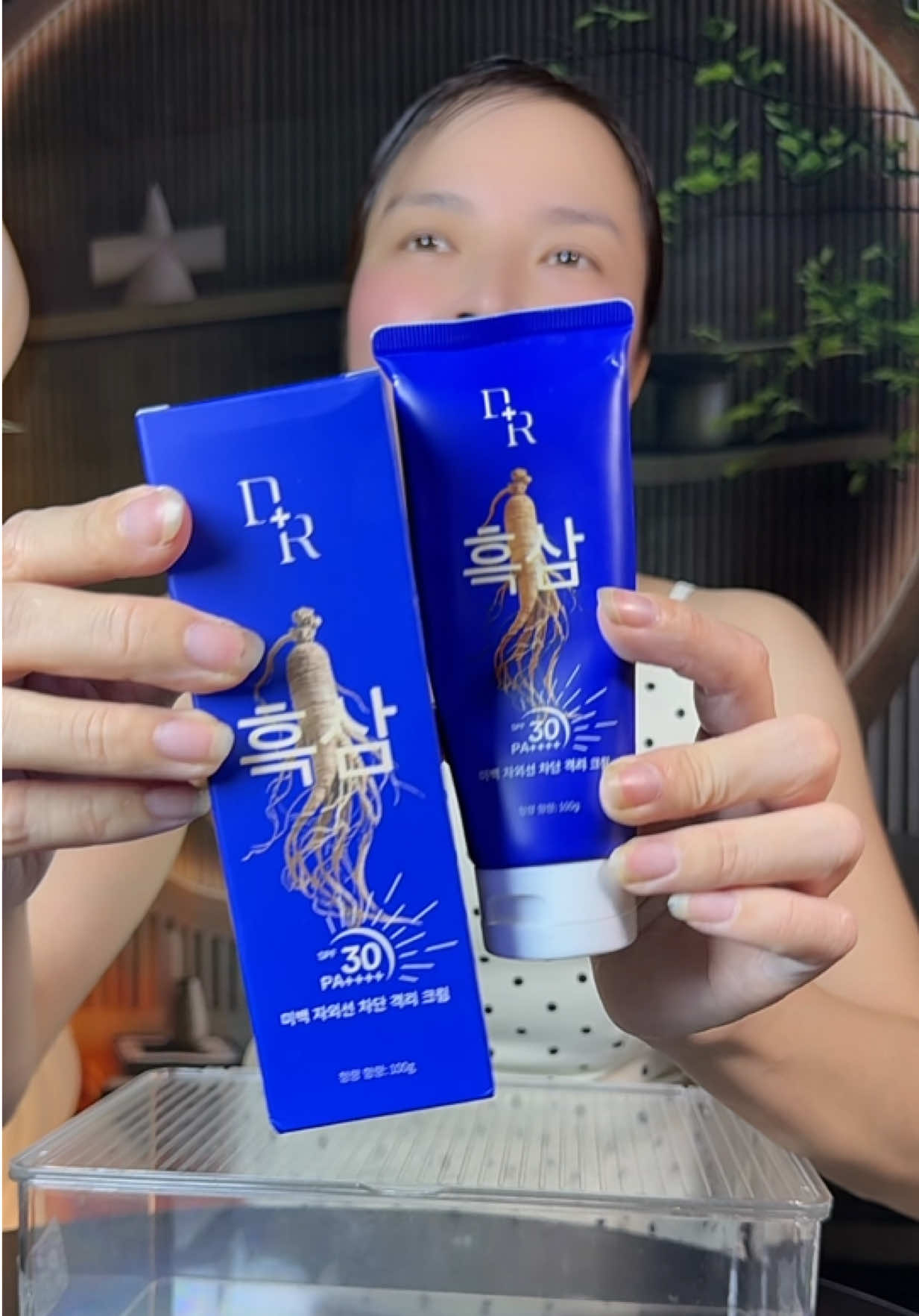 Kem dưỡng da body kết hợp chống nắng