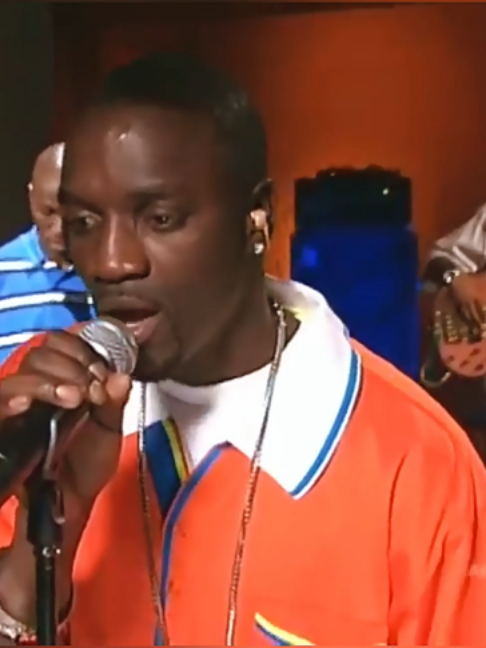 Lonely - Akon, 2005	#throwbacksongs #songlyrics #popmusic #clasico #lyricsmusic 	51