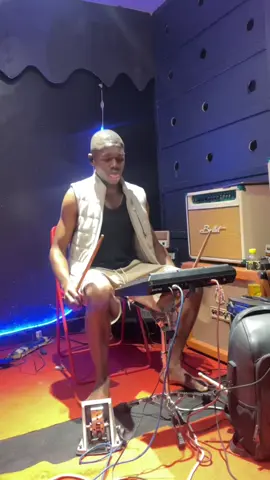 J’étais entrain d’auditionner et ajouter une idée sur de Ma batterie 🥁 d’une répétition 🤣