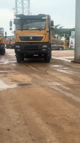 🚛 10 UNITS DELIVERED! 🎉 HOWO 12-Tyre • 45-Ton Dump Trucks Delivered today to our valued customer. 🤝 💪 Heavy Duty. Built to Perform. 📦 10 Units Delivered — Another Successful Order! Thank you for your trust and partnership. 🙏 Looking for trucks for your fleet? We take orders. 📲 DM us today. #HOWO #HOWOTrucks #DumpTruck #45Ton #12Tyre      
