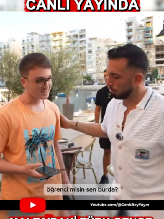 MALTA'DAKİ TÜRK GENCE İŞ AYARLADI👏 #cenkbeyresmi #cenkpekkan #fyp #trend #keşfet #yayınkesitleri #viralvideos  Cenk Pekkan, 2019 yılında dijital içerik üreticiliğine mütevazı ve oldukça zorlu şartlar altında adım attı. Kariyerinin ilk dönemlerinde maddi sıkıntılar yaşayan Pekkan, yayıncılık hayalinden vazgeçmek yerine elindeki son imkânları dahi ekipmanlarına yatırarak kendi yolunu çizmeye başladı. Yayın hayatına Minecraft ve Knight Online gibi dönemin popüler oyunlarıyla başlayan Cenk Pekkan, kısa sürede kendisine ait bir izleyici kitlesi oluşturmayı başardı. Ancak onun hikâyesi yalnızca yayın açıp büyümekten ibaret değildi. Daha büyük hedefler uğruna risk almayı tercih eden Pekkan, yurt dışındaki fırsatları değerlendirmek için Makedonya'ya yerleşti ve yaklaşık iki yıl boyunca yayıncılık kariyerine oradan devam etti. Makedonya döneminin ardından Malta'dan gelen fırsatı değerlendiren Cenk Pekkan, kariyerinde yeni bir döneme adım attı. Zaman içerisinde yayıncılıktan elde ettiği başarıyı farklı alanlara taşıyarak maddi anlamda da önemli bir yükseliş yakaladı. Bugün geldiği noktada Cenk Pekkan, yalnızca yaptığı yayınlarla değil, izleyicileriyle kurduğu bağ, kazancını takipçileriyle paylaşması ve yardımseverliğiyle de dikkat çeken bir yayıncı olarak yoluna devam ediyor.