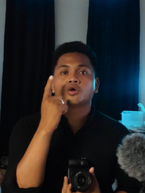 Butuh fotografer & videografer untuk mengabadikan momen pentingmu? 📸🎥 Aku siap bantu dokumentasikan momenmu dengan foto dan video yang rapi, natural, dan tetap terasa ceritanya. 📍 Melayani Cilacap, Kebumen, Banyumas & Purbalingga Kalau kamu mau lihat pricelist & detail paketnya, langsung klik link di bio dan minta pricelist-nya. 📩 Siapa tahu tanggalmu masih tersedia.