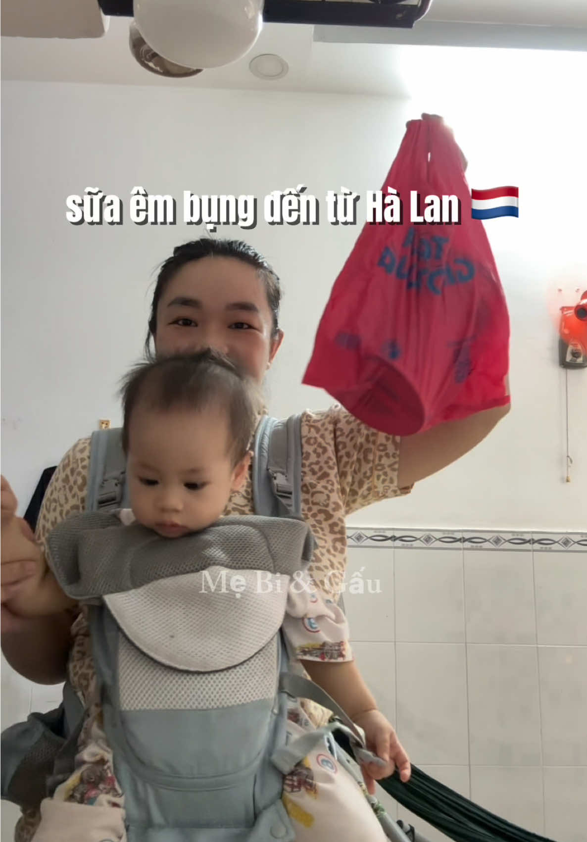 Hết sữa là mẹ lại ghé AVAKids mua thêm cho Gấu 🐻🍼💙 #frisopro #embebungem #mebim #mevabe #chamsocbe