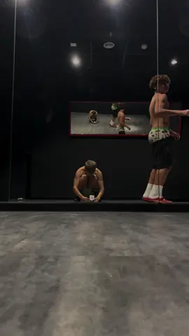 #gym #dc #bro #fyp #viral @Zawodowi kaskaderzy @🙈 @NIKOŚ ta nuta tak buja 