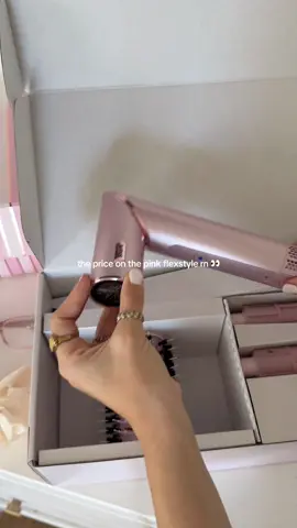 The milky pink is SO PRETTY 🌸 but the price rn makes it even better 😆🙌🏻 #sharkbeauty #sharkflexstyle 