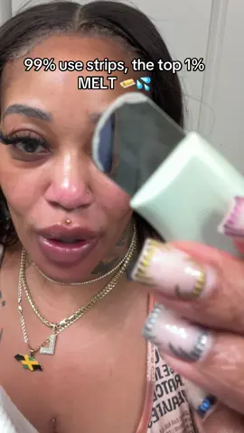 No more using the nose strips this is 10Xs more effective for removing blackhead and sebum #ilso #ilsosebumsoftener #sebaceousfilament #porescaling @ilso US 