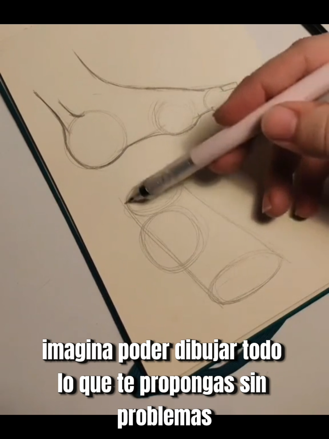 ¡Deja de dibujar pies que no se ven reales! ✏️🔥 Aprende esta sencilla técnica para mejorar tus proporciones y conseguir figuras humanas mucho más realistas. ¿Quieres llevar tu dibujo al siguiente nivel? . 👉 Ingresa al link del perfil y comienza a aprender. #arte #drawing #tutorialdedibujo #dibujoalápiz #comodibujar 