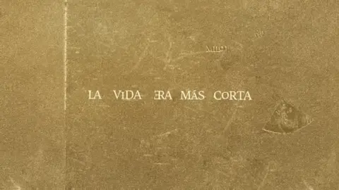 Me costo, una banda okey, como 3 horas, ANIVERSARIOOOO D LA VIDA ERA MAS CORTA, Un dia antes de mi cumpleaños DIOSSS, vamos por esos grammys 🥰 Me inspire en:@El M  #Miloj #lavidaeramascorta #parati #miloj #viral 