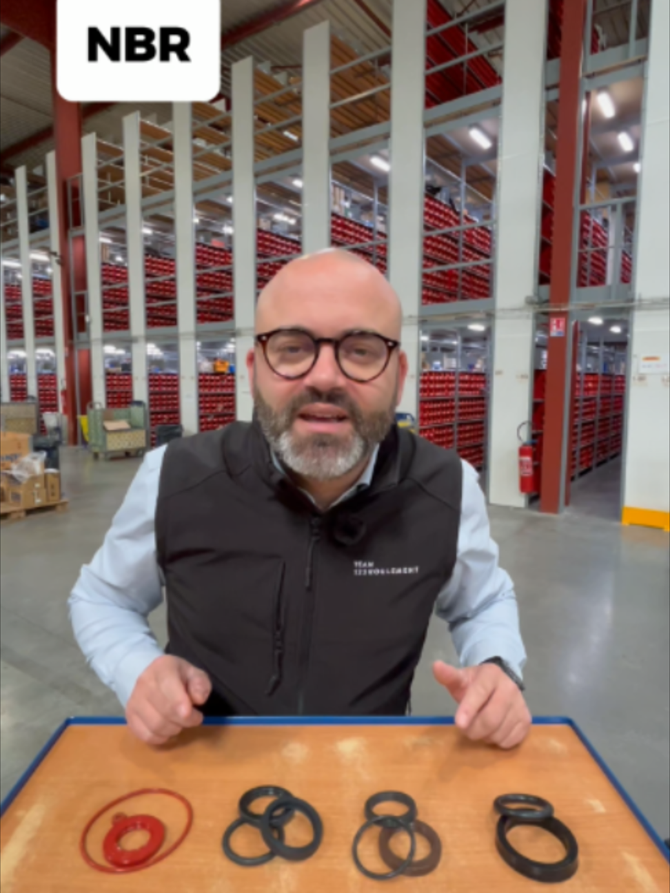 NBR, FPM, EPDM ou MVQ : lequel choisir ? 🤔 Chaque matière possède ses propres caractéristiques et ne convient pas aux mêmes utilisations. On vous explique les différences essentielles pour mieux choisir votre joint selon votre besoin. 🔧 #123Roulement #Joint #Etancheite #NBR #FPM #EPDM #MVQ #Mecanique