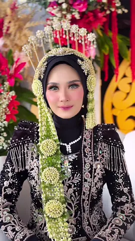 PR nya gimana mbak manten yang udah cantik dari lahir di bikin lebih cantik dan pangling 😅 #SanggarRiasNitra 