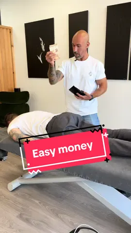 Easy money würde ich sagen 😉 #physio #humor #tattooed #spassmusssein #chiropractic 
