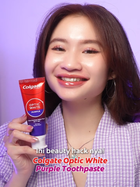 Mau senyum kelihatan lebih cerah? 💜✨  Pilih Colgate Optic White Purple! Membantu mengoreksi noda kuning pada penggunaan pertama. Cobain sendiri dan checkout di keranjang kuning! #ColgateOpticWhite #ColgatePurpleSeries #ColgateOpticWhitePurple #Colgate