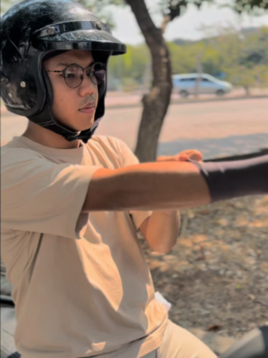 Bebas gowes seharian tanpa takut kulit belang! 🚴‍♂️☀️ ROCKBROS Arm Sleeve XT9003 RCI dilengkapi dengan perlindungan Anti UV maksimal untuk melindungi lengan Anda dari terik matahari. Didesain khusus dengan lubang jempol agar manset tidak gampang bergeser dan tetap melindungi punggung tangan saat memegang stang sepeda. Bahan adem, elastis, dan super nyaman untuk segala jenis outdoor sport! 🙌✨#GowesIndonesia #rockbroscyclingindonesia #fyp #manset