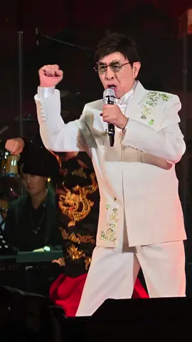 82歲的葉振棠廣州演唱會再唱《萬裡長城永不倒》 #葉振棠 #大俠霍元甲 #粵語 #經典 #nicesong 