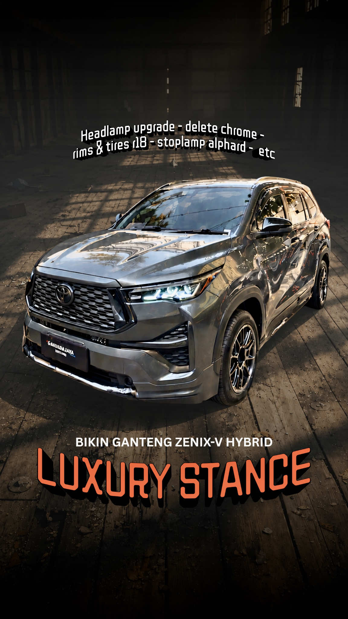 LUXURY STANCE — ZENIX-V HYBRID Zenix-V Hybrid dibuat dengan look yang lebih premium, agresif, tapi tetap clean. Detail upgrade yang bikin tampilannya berubah total: • Headlamp upgrade • Delete chrome • Rims & tires R18 • Stoplamp Alphard • Custom styling eksterior Perpaduan stance yang lebih proper dengan detail eksterior yang lebih mewah. Hasil akhirnya? Zenix yang punya karakter berbeda dari tampilan standarnya. Gantengnya bukan karena berlebihan, tapi karena detailnya tepat.