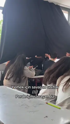 Perdeyi tutup kemiririz sıkıntı yok