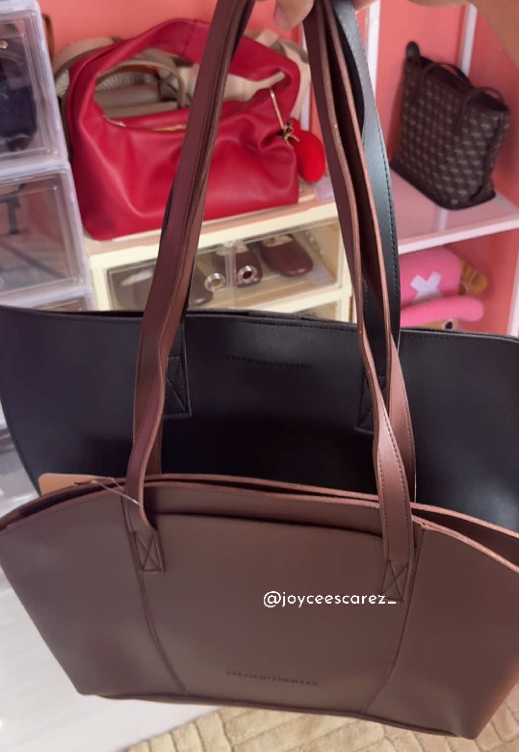 🚨 @Straightforward BUY 2 FOR ₱999?! DVL bags are such a steal 😭👜  Check out mo na!! #straightforward #leatherbags #everydaybag #bags #fyp 