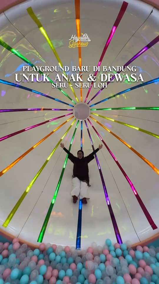 PLAYGROUND BARU YANG SERU & LUAS DI BANDUNG !! Guys buat kalian yang bingung ajak keluarga atau temen - temen seru - seruan kemana cobain deh kesini, playground ini bisa untuk anak dan dewasa kalian bisa main sepuasnya guys. Lagi ada promo Buy 1 Get 1 dna Disc 50% juga. Sok Hayulah Gaskeun ke @Funtopia PVJ 😋👍 📍FUNTOPIA X BANDUNG Paris van java Jl. Sukajadi no.810 S floor sukajadi Kota Bandung #hayulahgaskeun #funtopiaxbandung #playgroundbandung #wisatabandung #destinasibandung 