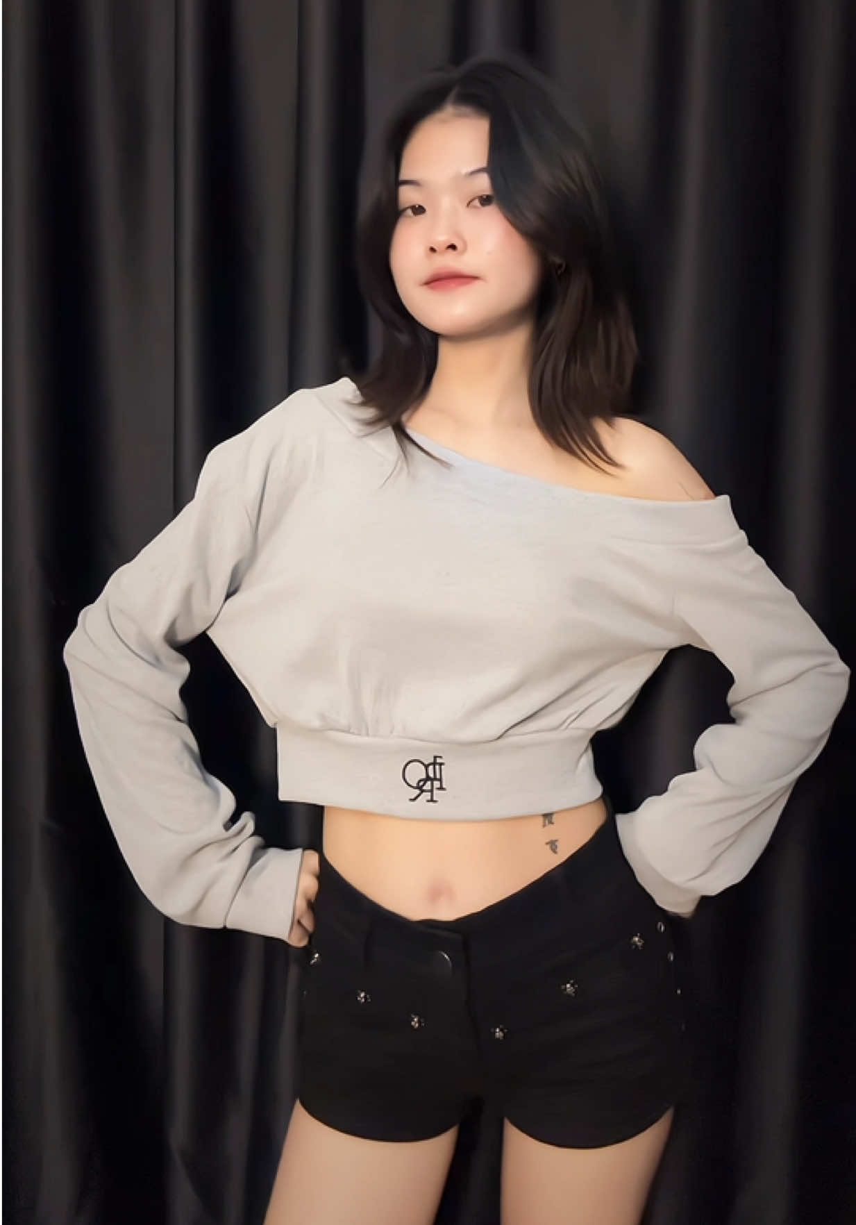 #เสื้อสเวตเตอร์แขนยาว #สเวตเตอร์ปาดไหล่ #เสื้อปาดไหล่แขนยาว #เสื้อผ้าแฟชั่นผู้หญิง 