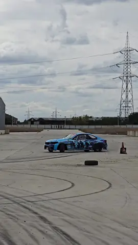 Un pic de antrenament înainte de ultima etapă pe un layout asemănător cu cel din constituției. #fy #drift #2jz #fypp #rodrift 