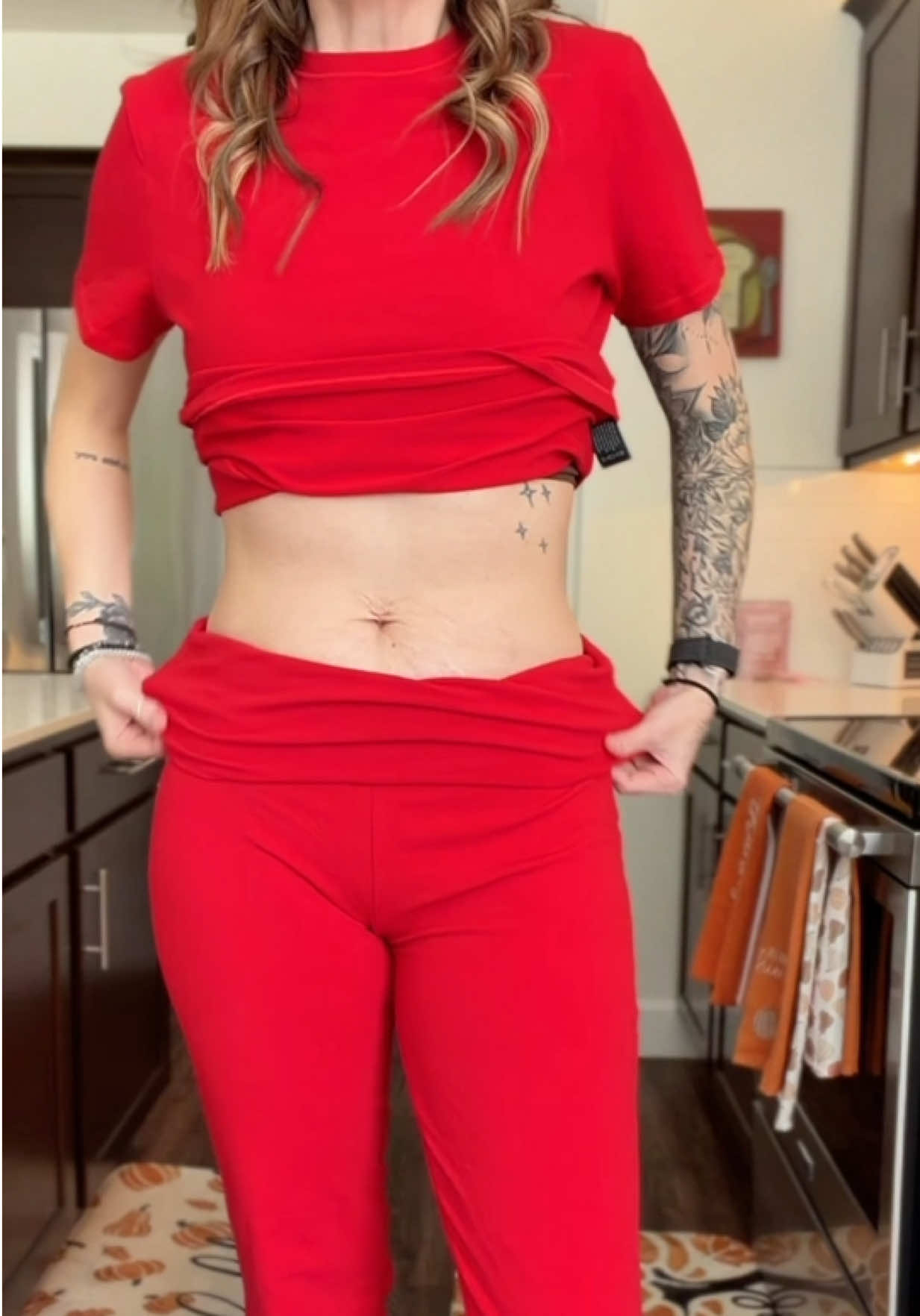 I don’t know how @PUMIEY is doing this with their lounge sets. But I’m here for it. #LoungeSet #Pajamas #pumiey #pumieyloungewear #loungewear 