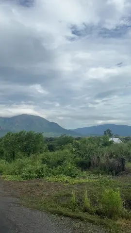ទេសភាពក្នុងភូមិខ្ញុំ  #ទេសភាពព្រៃភ្នំ🏔️🏞️☘️ #ខែវស្សា #ផ្ទះខ្ញុំ #បន្ទាប់ពីភ្លៀងរួច🌳 