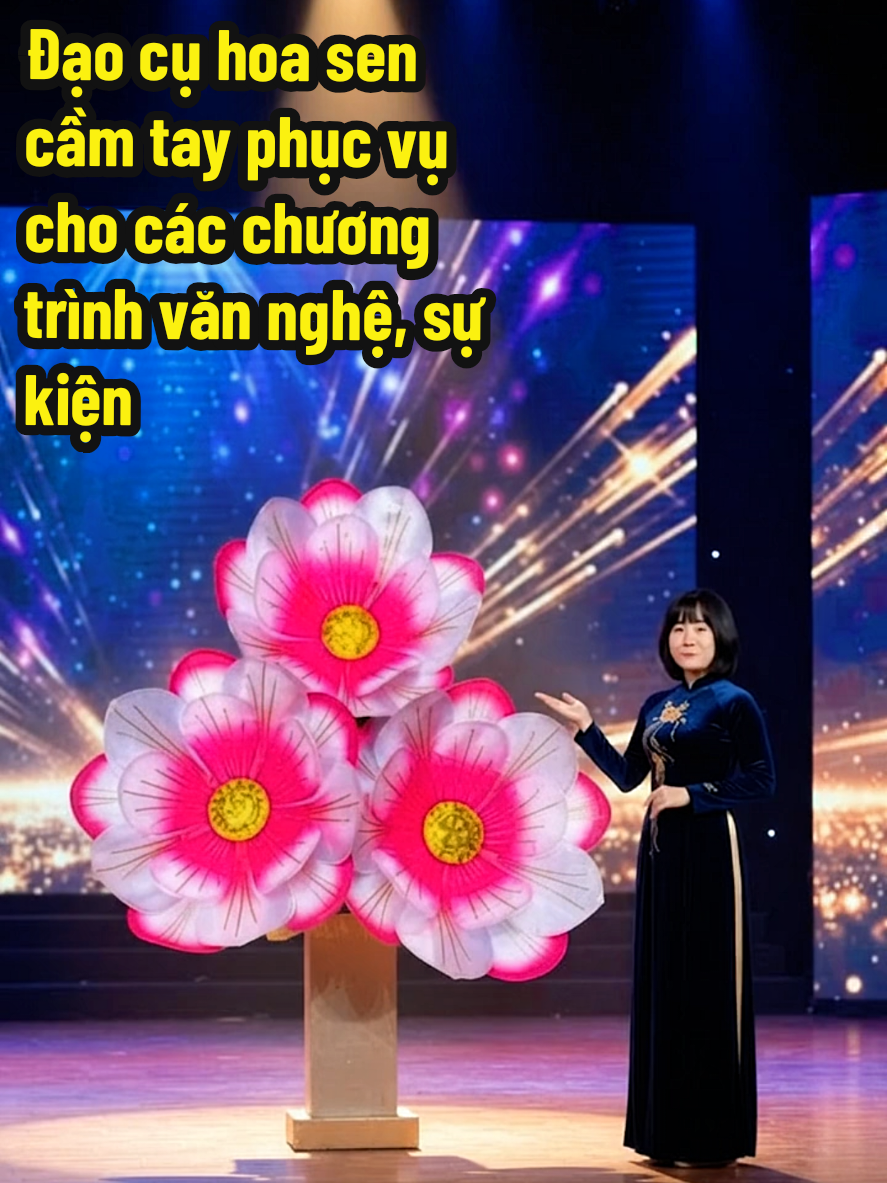 Hoa giả múa biểu diễn chất liệu nan sắt kèm chun cầm tay chắc chắn vừa phải  #miuloandecor #hoasenmua #hoagiambieudien #daocumua #hoasencamtay  @MiuloanDecor @MiuloanDecor @MiuloanDecor 