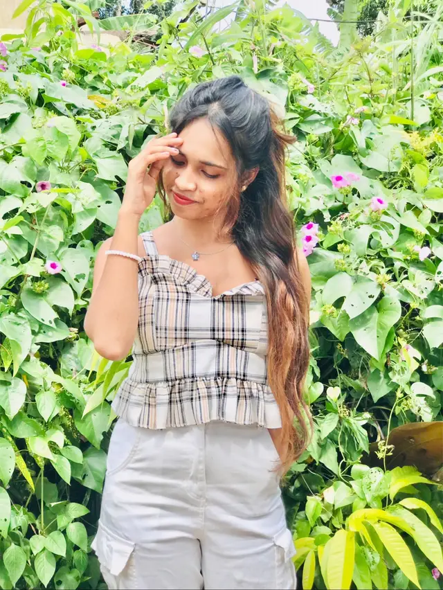 #ඔයාට දෙන්නද එක මලක් කඩලා බබෝ 😩💐