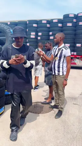 Africa Customers visit tire warehouse and load containers #creatorsearchinsights #tires #tyre #truck #africa 