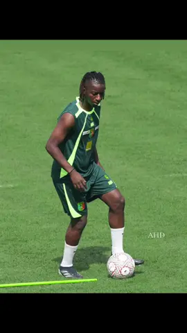 DOUDOU HAÏDARA EN MODE PRÉPARATION ! 🔥 🇲🇱🦅 À l’entraînement avec les Aigles du Mali avant le déplacement au Liberia. 🇱🇷⚔️🇲🇱 🎯 Objectif : enchaîner une deuxième victoire dans ces éliminatoires de la CAN 2027. 💪🏾 Concentration, détermination et ambition dans le nid des Aigles ! 🦅🇲🇱 #amadouhaïdara_doudou #DoudouHaidara #AiglesDuMali  #CAN2027 #LiberiaMali 