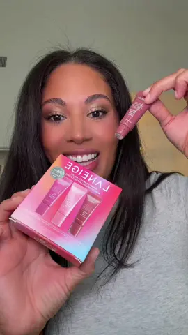 glaze craze MINIS 🥹 soooo cute and they still have the donut jelly applicator!! @laneige_us #laneige #glazecrazetintedlipserum #glazecrazelipserum #glazecrazeminis #laneigeholidayset 