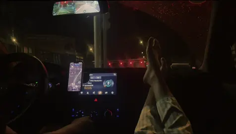 ''Có những thứ tiền bạc mua được. Nhưng cũng có những điều dù có bao nhiêu tiền cũng không thể có. Giống như một người luôn muốn kể cho bạn nghe mọi chuyện trong ngày, luôn mong được nói chuyện với bạn mỗi tối và luôn muốn ngắm nhìn bạn. Đó không phải là may mắn. Đó là sự chân thành.