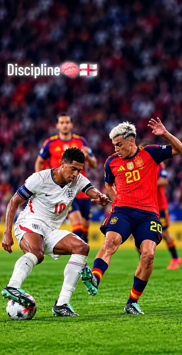 bon pour jouer au eFootball Pour être doué pour jouer au eFootball (adapté aux débutants à intermédiaires) : 🎮 1. Comprendre les bases du contrôle et de la transmission Ne pas sprinter trop souvent - rendre le contrôle du ballon mauvais. Utilisez la passe traversante (passe percée) lorsque l'attaquant a couru. Essayez le passage manuel pour rendre l'appât plus précis. Lors de la défense, n'appuyez pas simplement sur (appuyez) continuer, maintenez la position en premier. balle laide. Utilisez la passe traversante (passe percée) lorsque l'attaquant a couru. Essayez le passage manuel pour rendre l'appât plus précis. Lors de la défense, n'appuyez pas simplement sur (appuyez) continuer, maintenez la position en premier. ⚽ 2. Choisissez une formation stable Bonne formation pour classé : 4-3-3 → adapté au jeu rapide et aux ailes actives. 4-2-1-3 → équilibre attaque et défense. 4-1-2-1-2 (diamant) → fort au milieu. Si vous aimez jouer au ballon court comme le FC Barcelone, utilisez une formation avec de nombreux milieux de terrain. 🧠 3. Définir le style de jeu de l'équipe Choisissez Contre rapide si vous aimez les contre-attaques rapides. Sélectionnez Possession Game si vous aimez tenir le ballon longtemps. Assurez-vous que le joueur correspond au style de jeu (vérifiez le niveau de style de jeu de l'équipe, essayez 90 +). 🔥 4. Améliorez et formez correctement les joueurs Concentrez-vous sur la mise à niveau vers la vitesse et la finition pour les grévistes. Sensibilisation défensive et tacle pour les défenseurs. Ne vous contentez pas de mettre à jour toutes les statistiques, ajustez la position. 🛡️ 5. Comment survivre en toute sécurité Utilisez des correspondances (ne glissez pas toujours). Fermez le chemin de passe, pas seulement pour chasser le ballon. Ne tirez pas tous les défenseurs hors de leur position. 🎯 6. Conseils supplémentaires pour monter rapidement en grade Jouer lorsque la connexion est stable (faible ping). Ne paniquez pas si vous concédez. Apprenez le schéma des adversaires (de nombreux spams passent