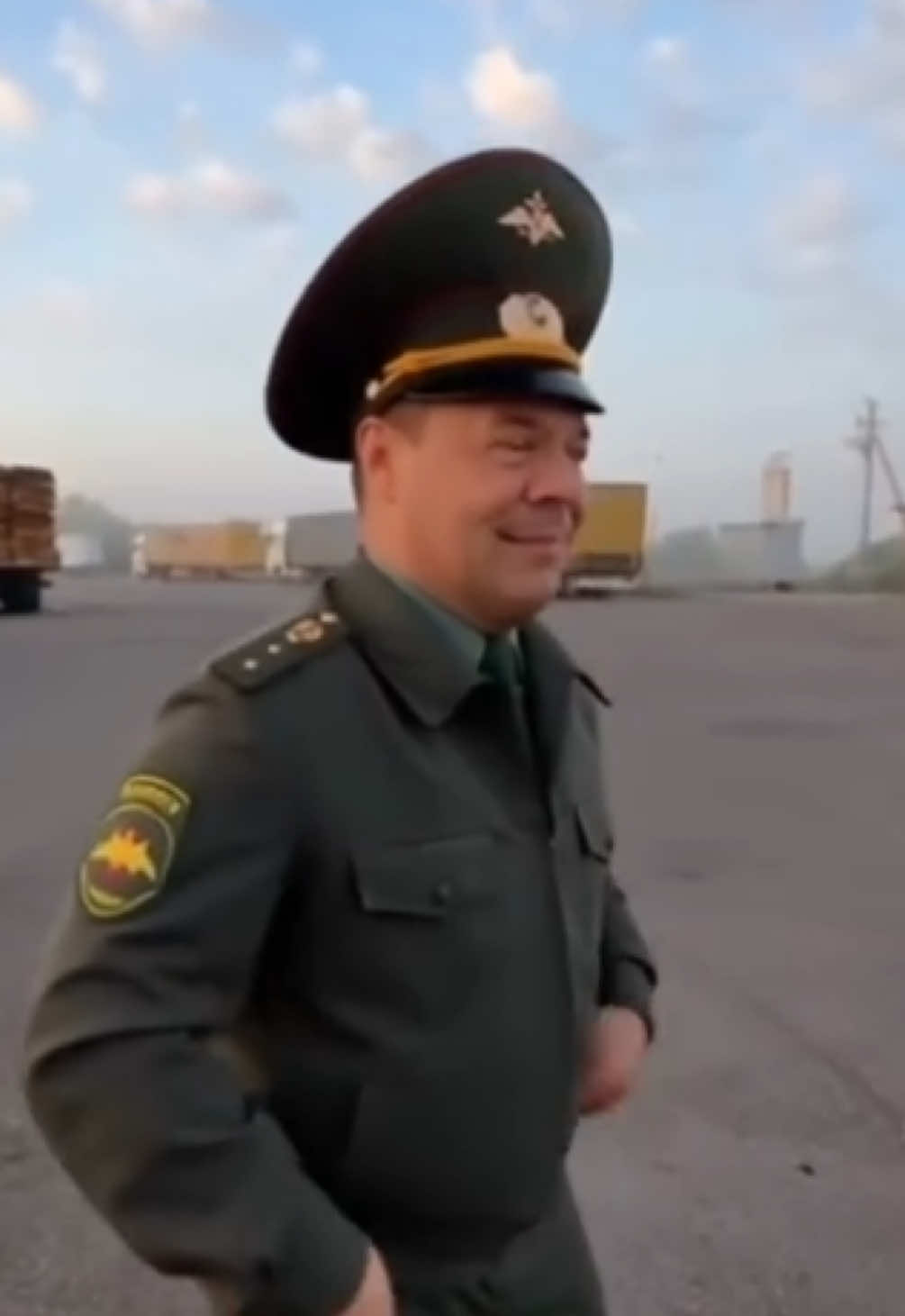 Подпишись сделаю тебе видео #литвин #тренд #заправка #солдатысериал 