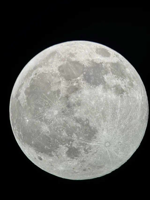 next week is gonna be october again. i genuinely hope that ur october will be filled with positivity, success, love, and health <3 #moon #foryou 