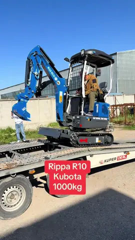 Ieškote mažaūgio, bet galingo pagalbininko darbams? 🚜💥 Parduodami nauji Rippa R10 (1 t) mini ekskavatoriai!   🛠 Savybės: ⛽ Patikimi Kubota arba Yoop dyzeliniai varikliai 📐 Platinami vikšrai – išskirtiniam stabilumui 🦾 Prispaudėjas komplekte – lengvam rąstų, akmenų ir kitų daiktų kėlimui!   📩 Rašykite a.ž. arba skambinkite ir rezervuokite! #minikrautuvaslt #ekskavatorius #r10 #miniekskavatorius #statybos 