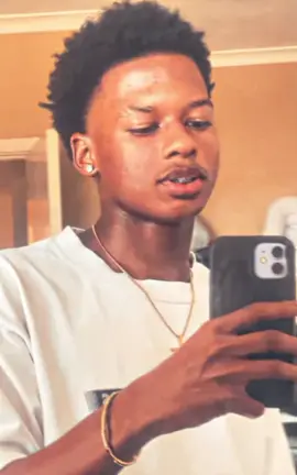 I just saw the iPhone 19 and I'm so pissed,@ᵉˣᴀꜱᴛʀᴀ.ᴀᴇᴘ #fyppppppppppppppppppppppp #virall #phonk #vela 