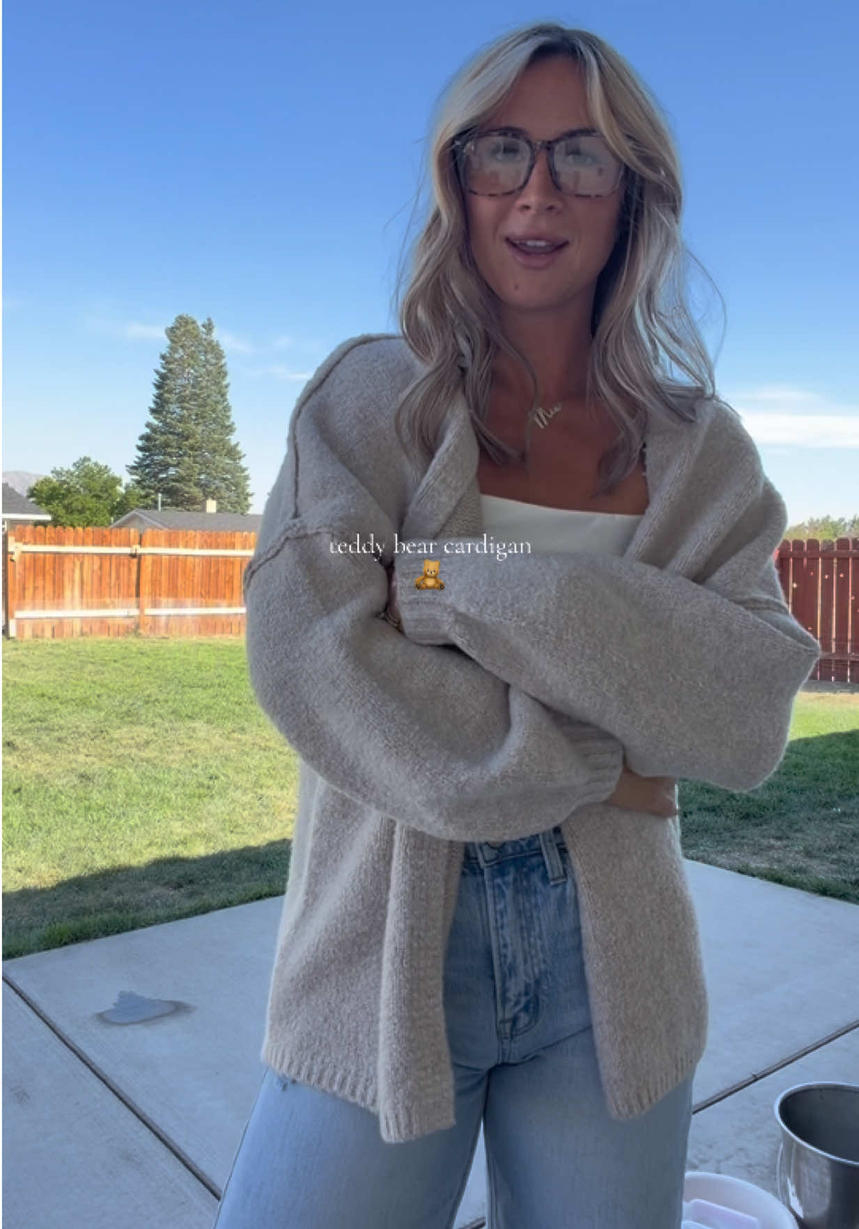 I wear this with just about every outfit #womensoutfits #sweaterweather #falldealsforyou #cardigan #sweater 