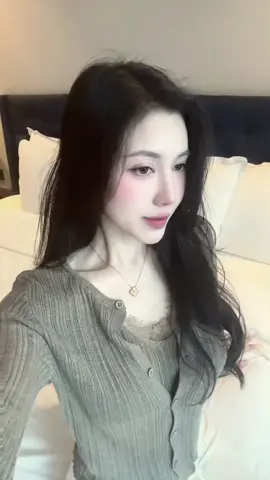Thật ngốc… Vậy mà vẫn đợi.  #🌷🌷🌷🌷🌷 