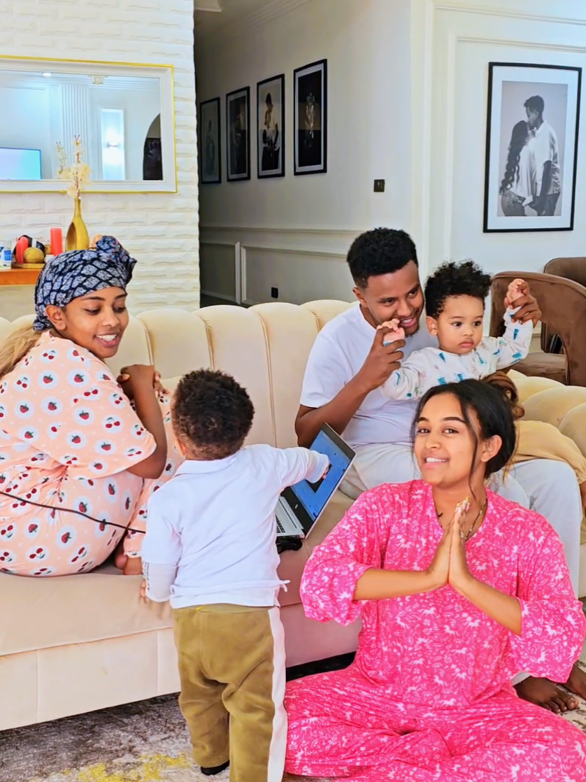 ምን እንደረሳው ገምቱ ? @kirubae #Habeshacouple #habeshafunny #hali_and_noel #ethiopianfood #ethiopiacouple 