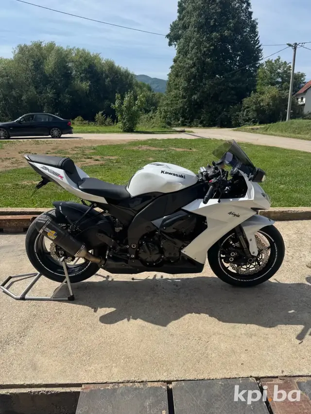 Prodaje se Kawasaki Ninja ZX10R detaljnije na https://kpi.ba/oglas/4047/kawasaki-ninja-zx-10r-2009-4047 🏍️🚘⚙️🧤 Besplatno objavi oglas na www.kpi.ba ako kupuješ, prodaješ, iznajmljuješ vozilo, dijelove ili opremu