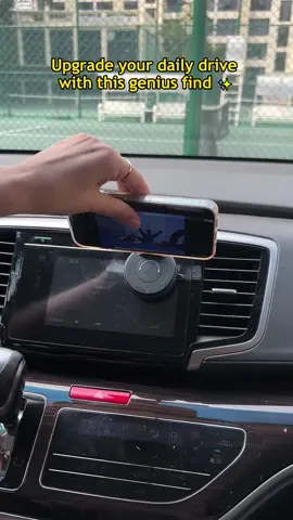Upgrade your daily drive with this genius find #phoneholder #caraccessories #cartools #cargadgets #tiktokfalldealsforyou 