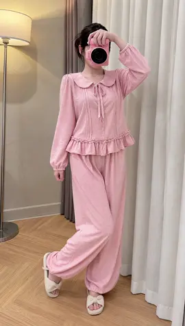 #thoitrangnu #xuhuong #setxinh #outfit 