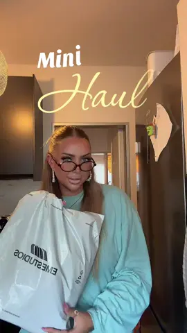 FASHION HAUL 🤎✨ 2 neue Zara Jeans + 2 Oberteile von emestudios und ich glaube, da sind ein paar neue Lieblingsteile dabei 👖🤭 Welche Kombi gefällt euch am besten? 1, 2, 👀✨ #fashionhaul #zarahaul #zarajeans #emestudios #outfitinspo