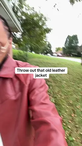 It’s time for a refresh on your leather that’s peeling! #leatherjacket #leatherjackets #casualjacket #falldealsforyou #spotlightfinds 
